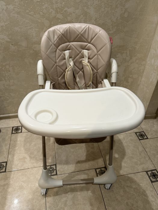 Годувальне крісло