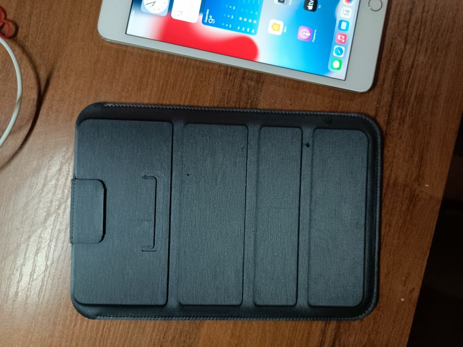 Продам iPad mini 4 16gb состояние близкое к идеалу полностью рабочий