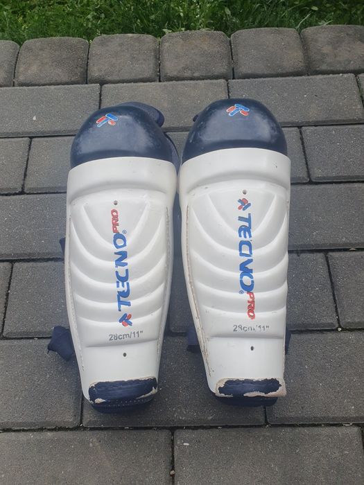 Ochraniacze na nogi do hokeja