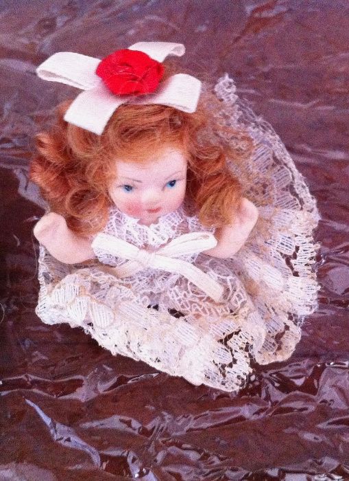 mini bonecas antigas de porcelana