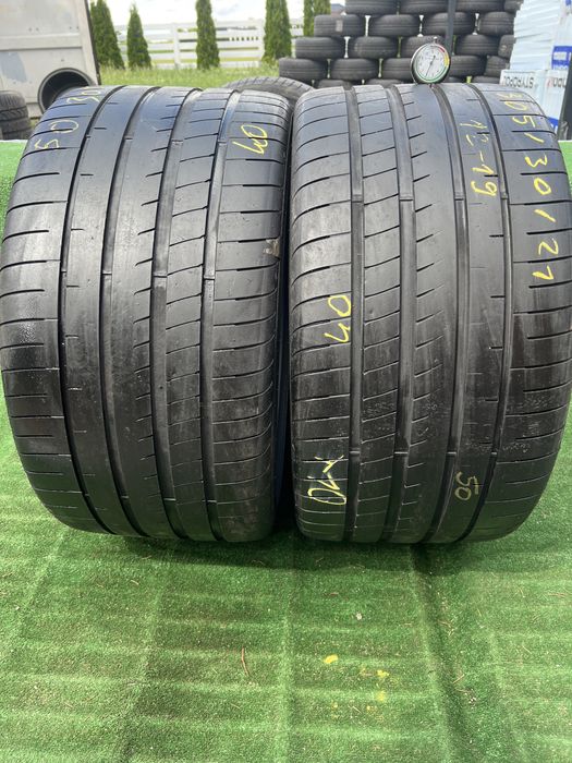 Opony  Goodyear  305/30/21 para