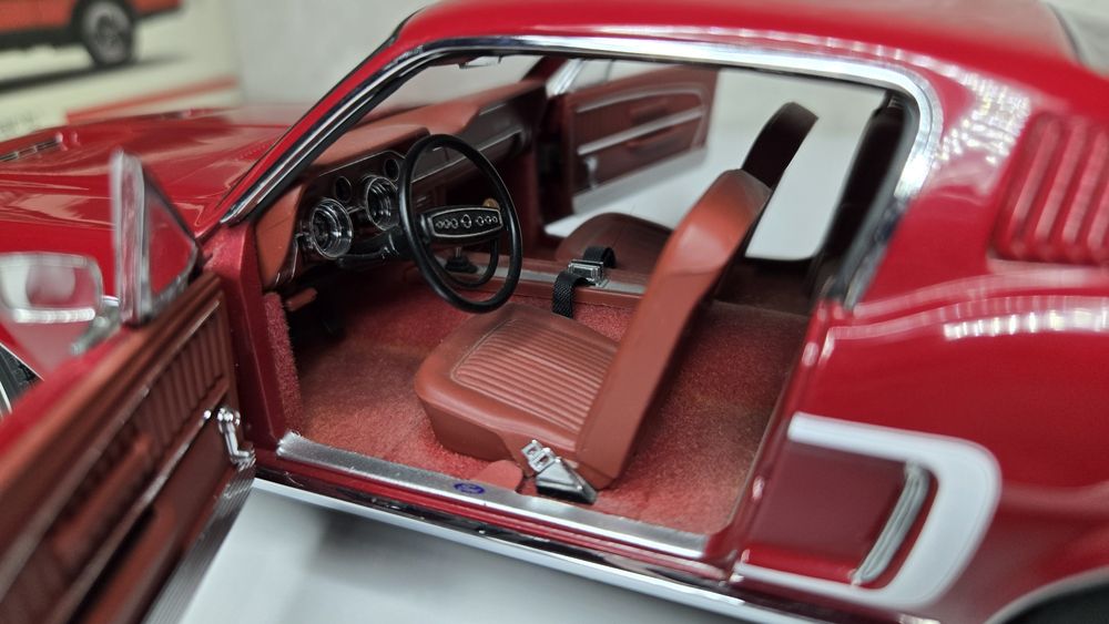 Autoart 1:18 Ford Mustang Shelby GT 350 1968 червоний — дуже детальна модель, стан 5-