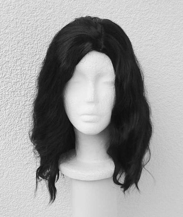 Peruka z przedziałkiem karbowana wig cosplay Czarna falowana