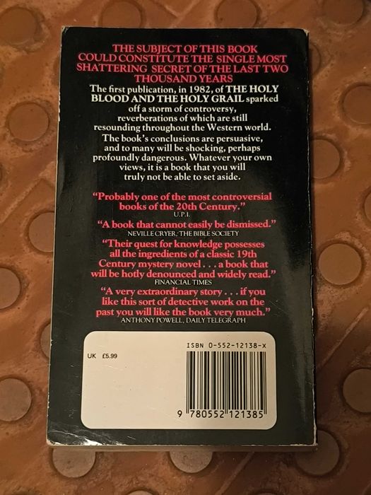 The Holy Blood And The Holy Grail
M. Baigent, H. Lincoln e R. Leigh