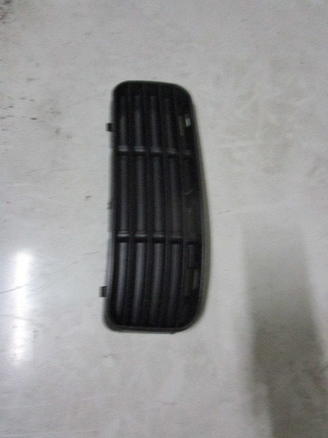 Friso pára-choques frente esquerdo VOLKSWAGEN Caddy II (9K)
