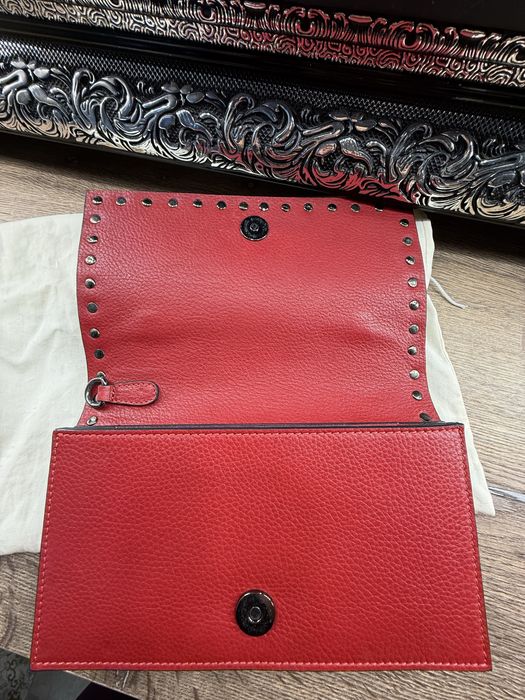 Шкіряний клатч Valentino