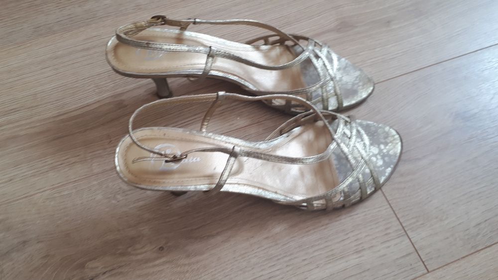 Damskie sandałki marki Bata w kolorze złotym,,rozmiar 41