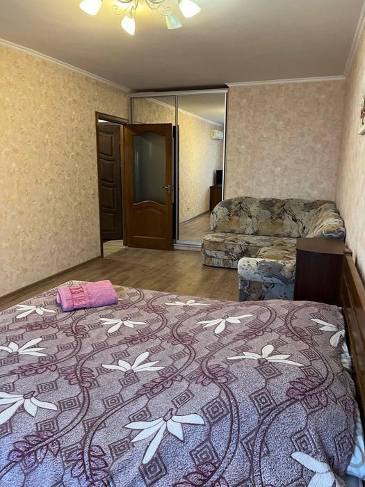 Квартира 1-кімнатна  подобово  в новобудові біля McDonald's  центр