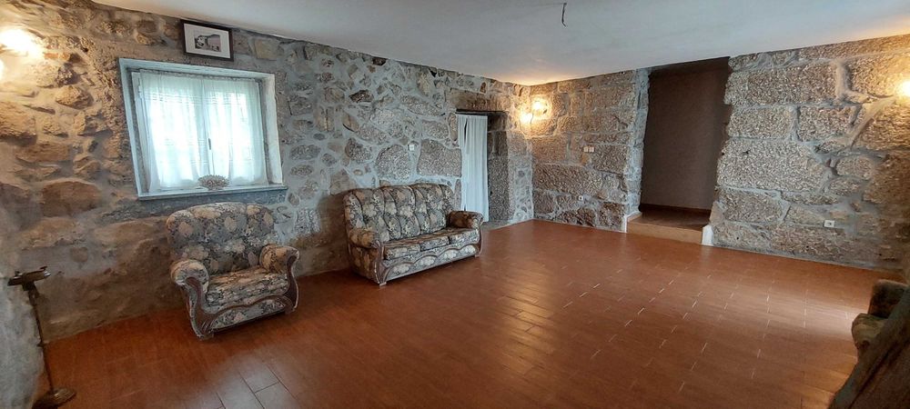 Quintinha Centenária em Pedra com 2.000 m² – Fonte Arcada, Póvoa de Lanhoso