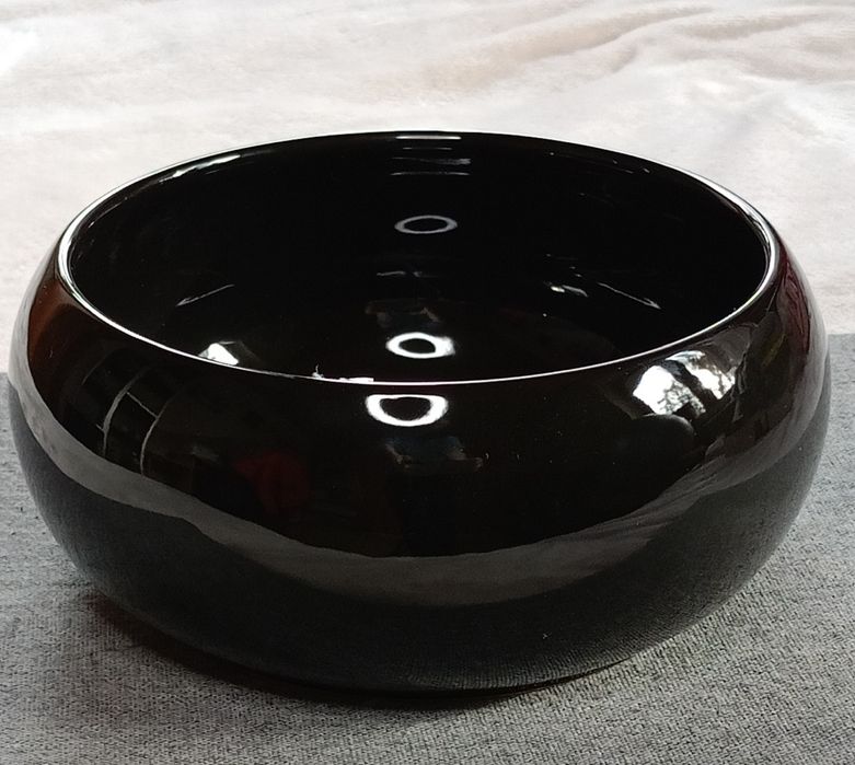 Czarna misa ceramiczna