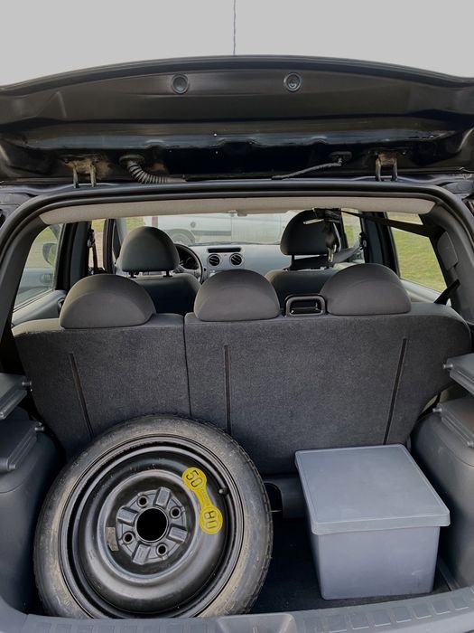 Mitsubishi Colt, 1.1 бензин, економний міський хетчбек