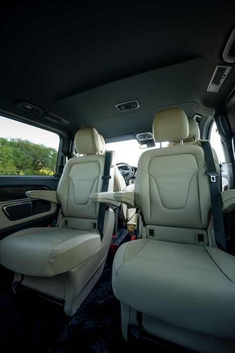 Vendo Mercedes V Class com poucos Kms, zero acidentes.