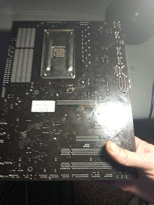 Материнская плата Asus M5A97 R2. ЕVO  (AM3+

Материнская плата