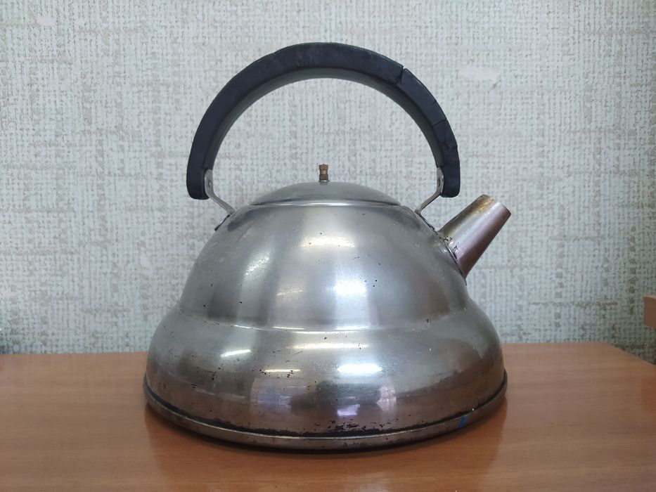 чайник из нержавейки BergHOFF , изьяны на последнем фото