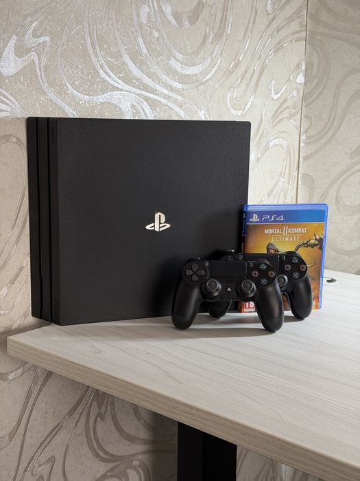 Sony PlayStation 4 Pro 1TB + 2 геймпади + MK11