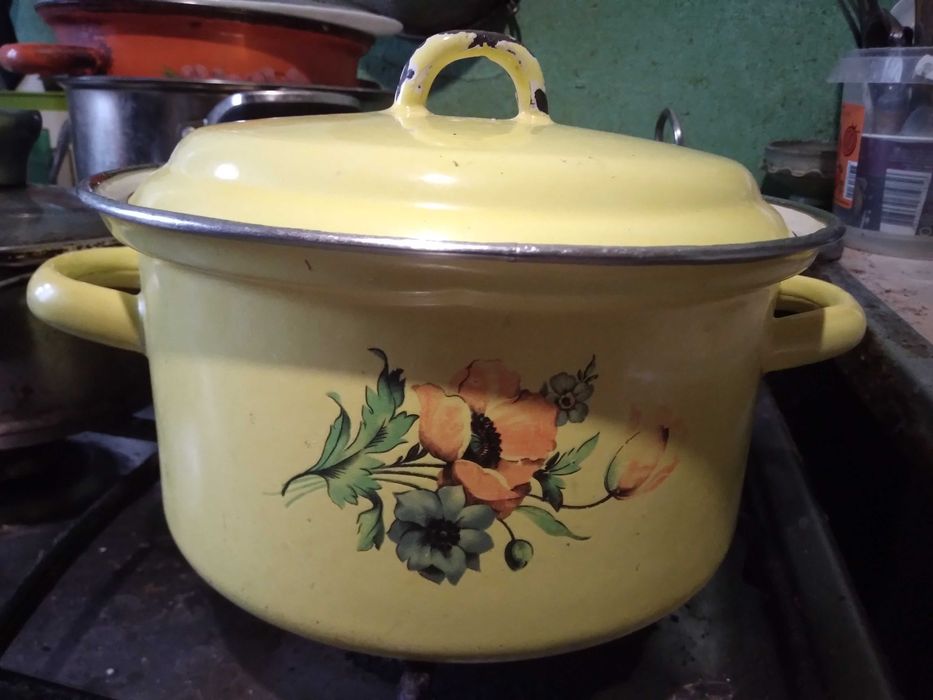 Комплект. Эмалированная кастрюля и Силиконовый половник, черпак.