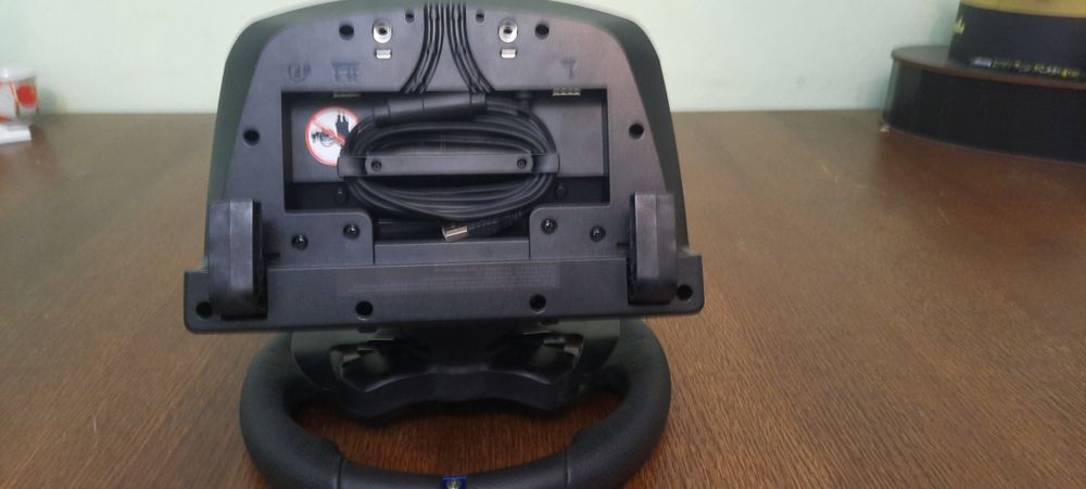 Игровой руль Logitech G923 TRUEFORCE