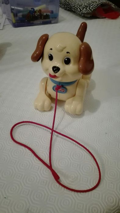 Brinquedo cão com trela