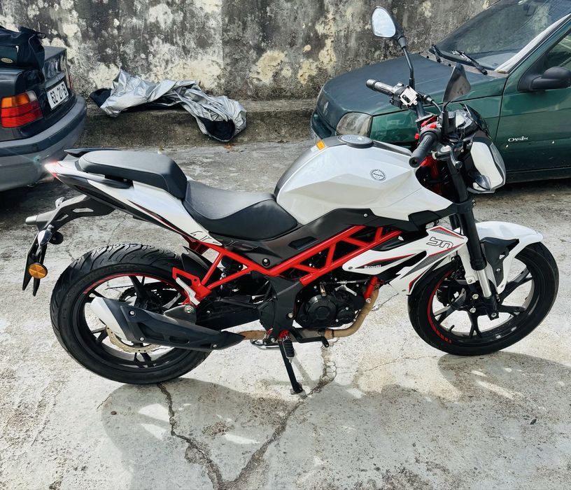 Benelli BN 125 em excelente estado