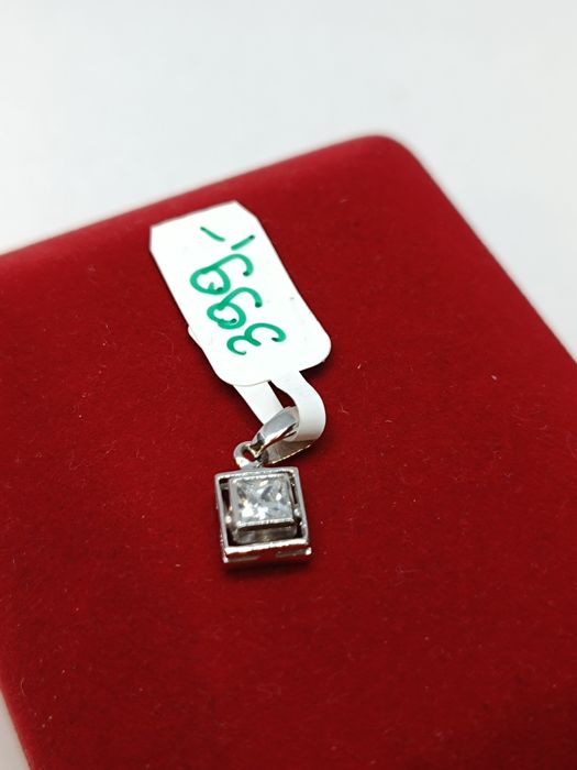 Złoty wisiorek z białego złota z cyrkonią, złoto próby 585