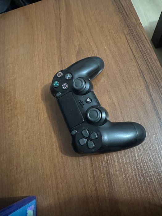 Playstation 4 slim