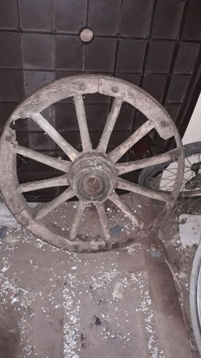 Koło drewniane od wozu