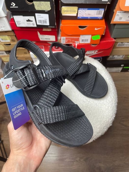 Босоніжки жіночі Lotto. Розмір 36.