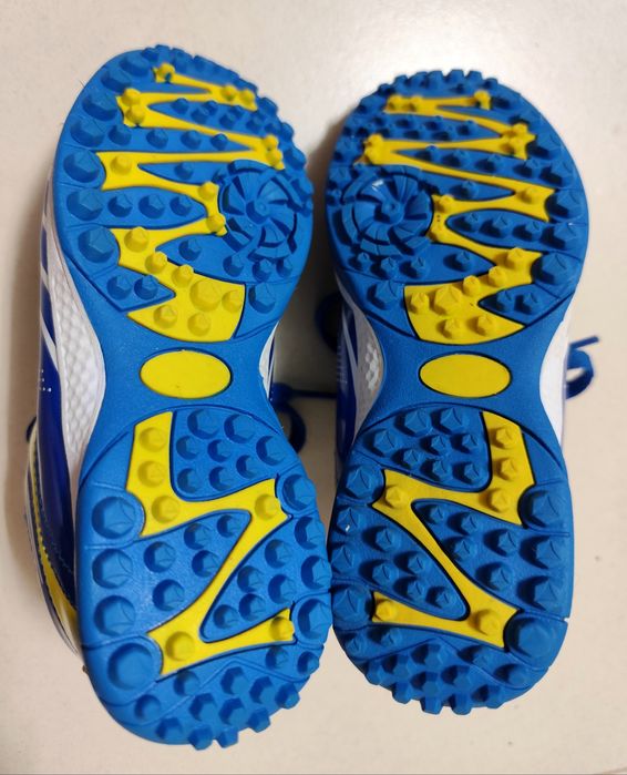 Chuteiras de Futebol para Rapaz - Primark (Tam. 29)