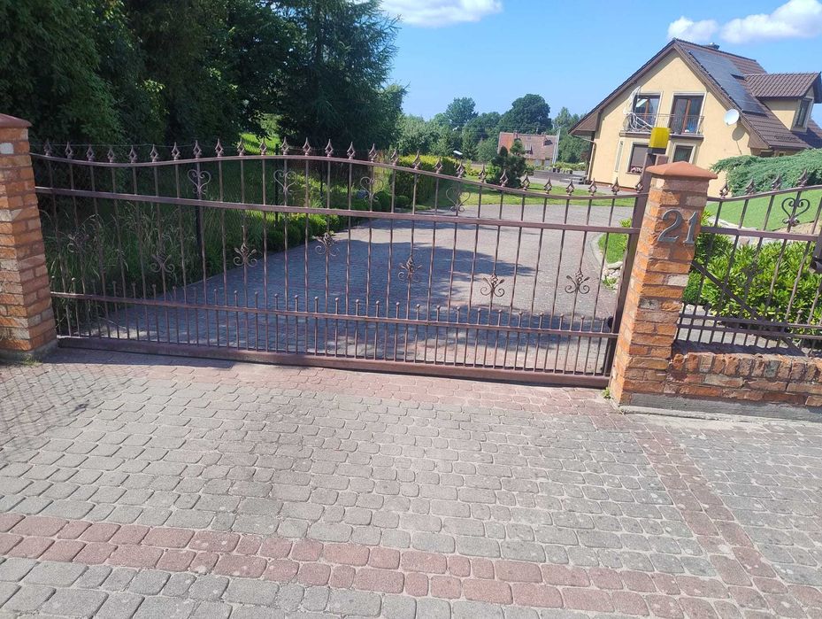 Brama metalowa 4,2 m przesuwna z przęsłami