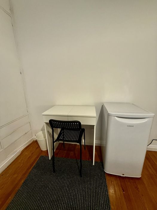 Quarto p casal ou 2 pessoas famil. mobiliado em frente El Corte Inglés Lisboa
