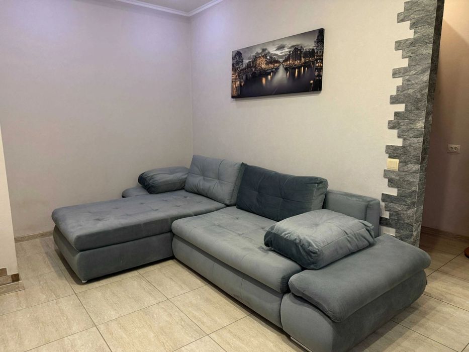 Продам 2х ком. полнометражную кв-ру в центре, ул. Сталеваров 4/4