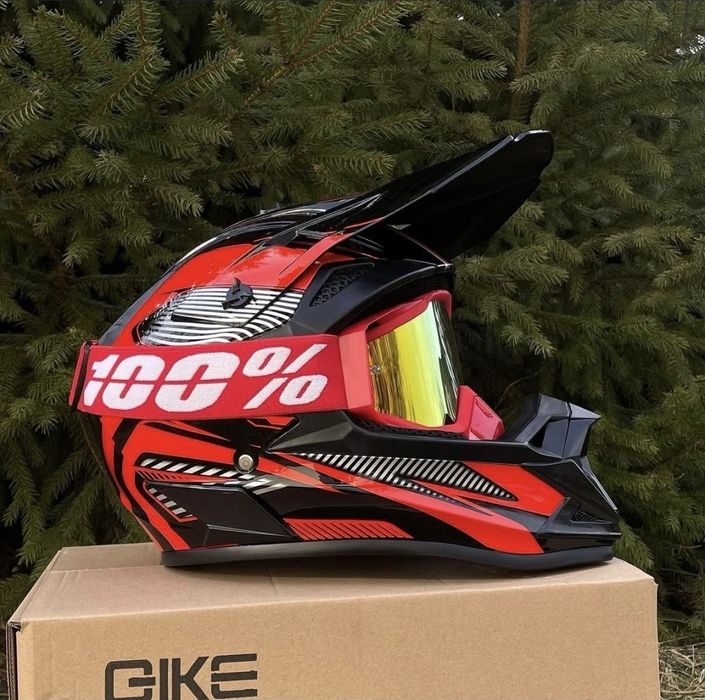 Шлеми кросові(є різні розміри)