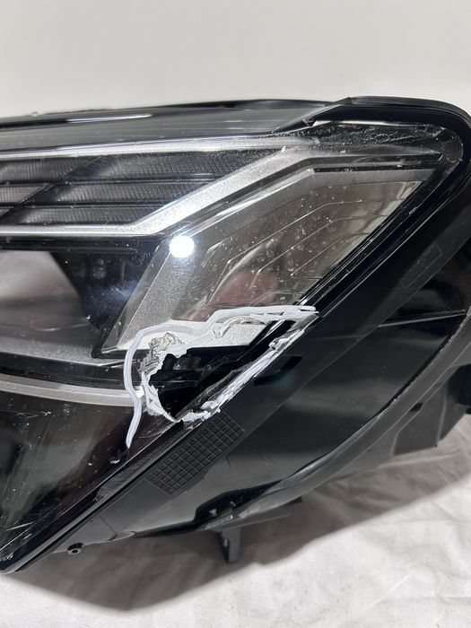 przedni lewy reflektor Matrix LED do Audi A3 / S3 / RS3(nr części:8Y0941035H)