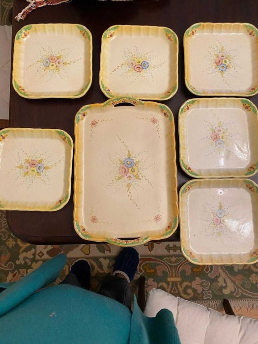 Conjunto de travessa retangular e 6 pratos muito antigo