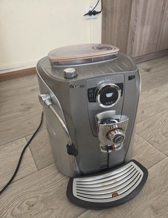 Кофемашина Saeco Talea Giro автоматична б/у
