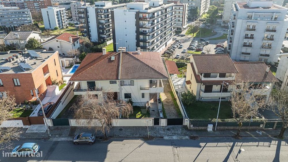 Moradia T5 para venda