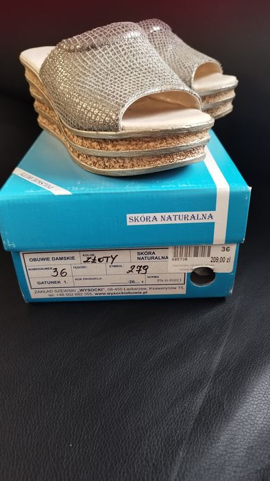 Buty na koturnie 36