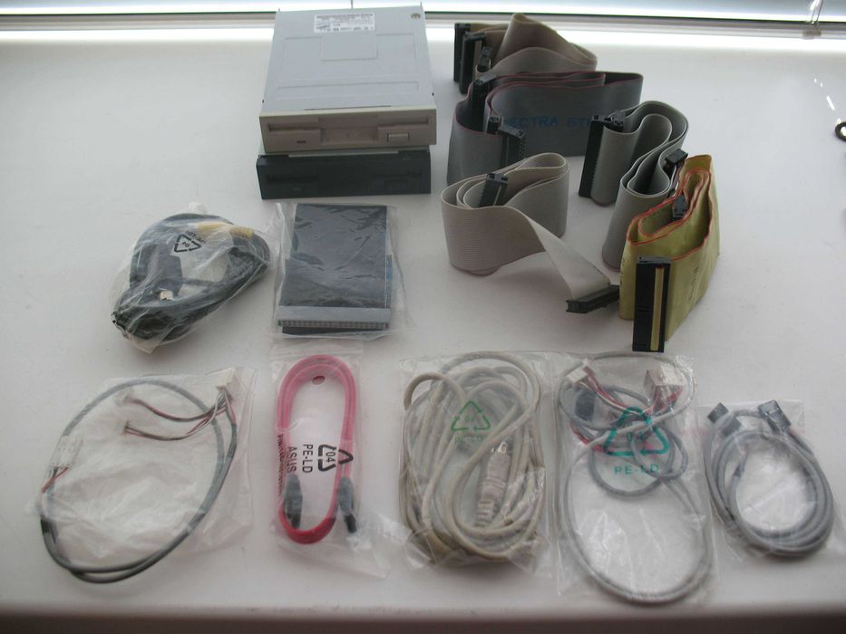 Продаю разные комплектующие для компъютеров(телефонов) и прочее