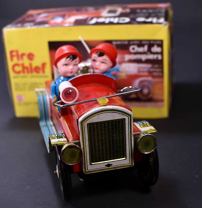 Metalowy Samochodzik Fire Chief VTG Tin Fire Truck