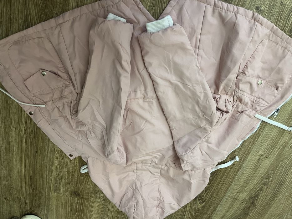 Продам осінню курточку на дівчинку