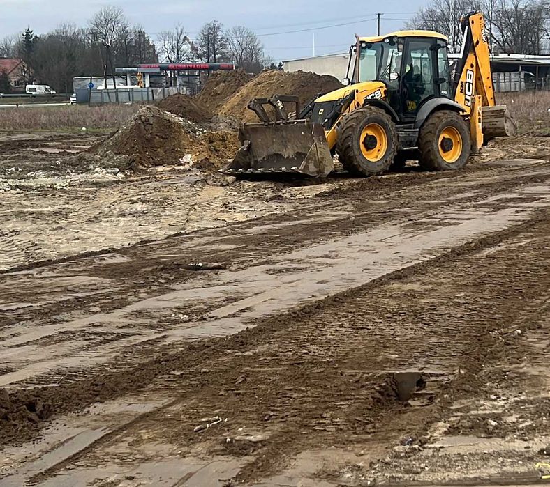 Usługi koparko‑ładowarką, koparką + wywrotką / ROZBIÓRKI I WYBURZENIA