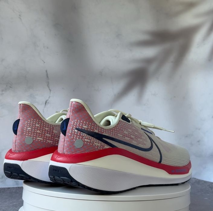 Нові кросівки Nike Air Zoom Vomero 17 (Розмір 47/47.5/49.5)