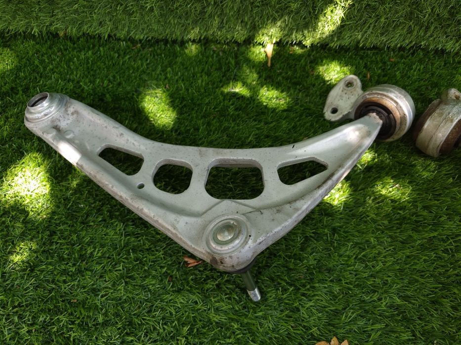 Braços suspensão dianteiros com sinoblocos para bmw E46