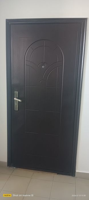 Продаються двері