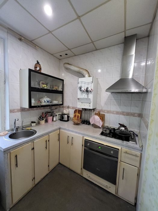 Продам трёхкомнатную  квартиру.Сталинка.АГО. Y.A.