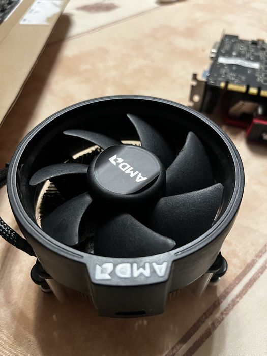 AMD Ryzen 7 1700 com cooler wraith