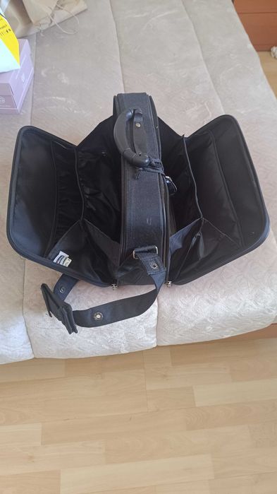 Conjunto Quarto de Bebé Completo: Cama de Grades + Cómoda Fraldário + Berço Viagem
