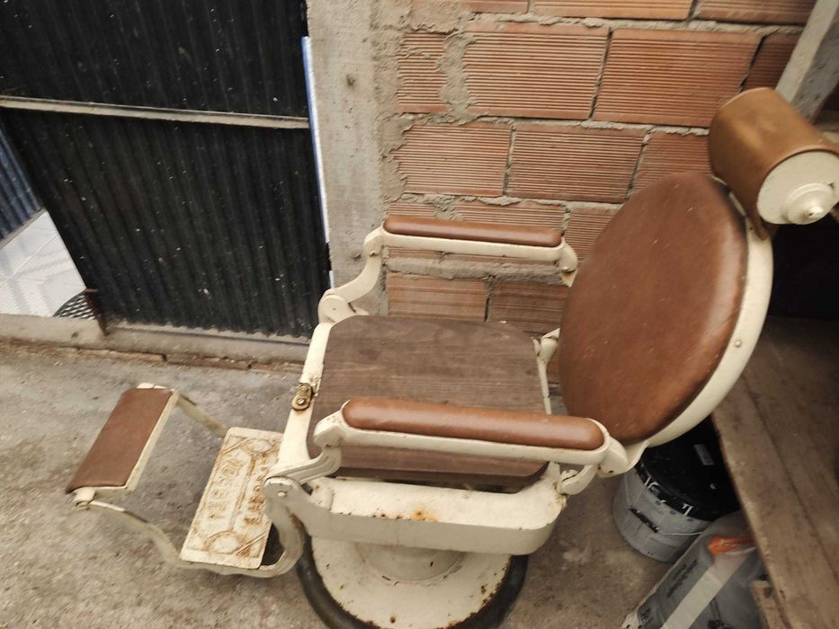 Cadeira barbeiro antiga