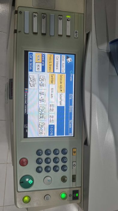 Impressora Multi-funções Grande Capacidade Ricoh MP C2500