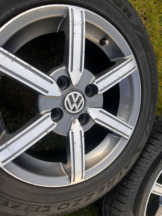 Sprzedam komplet kół VW UP 14” – alufelgi + opony wielosezonowe 2024r.